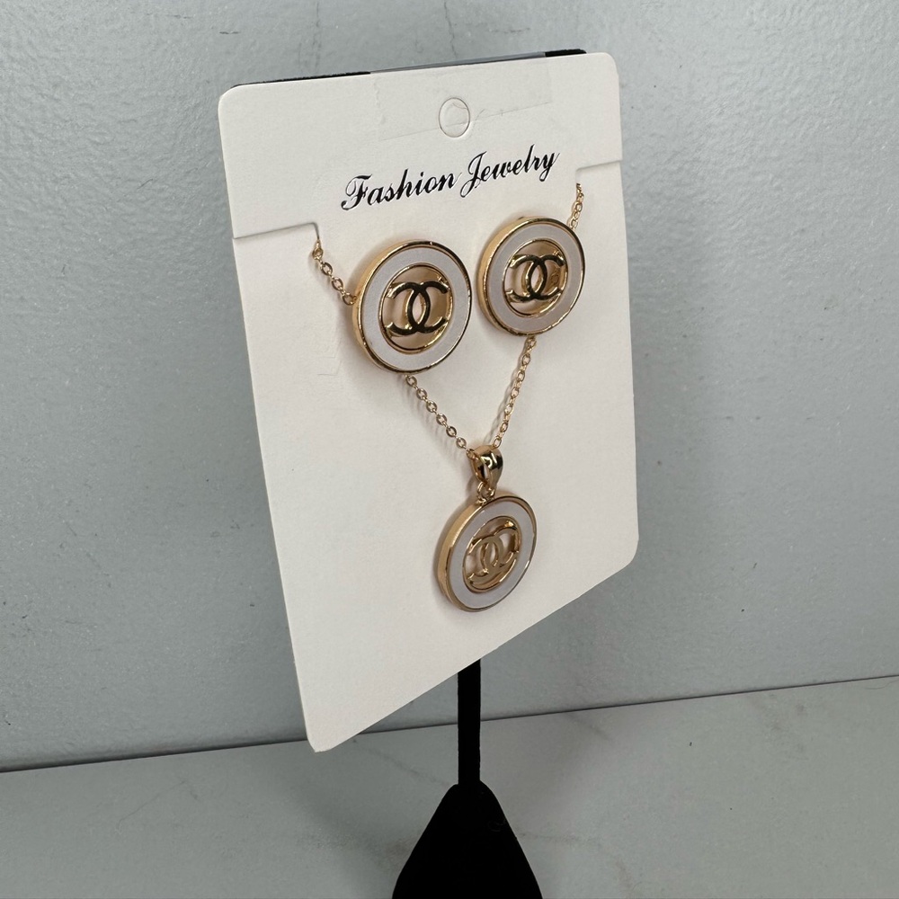 Earring & Necklace Set - Picture 5 of 9